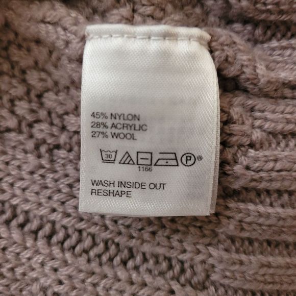 ⚜️Gap Cable Knit Sweater  - Picture 5 of 6